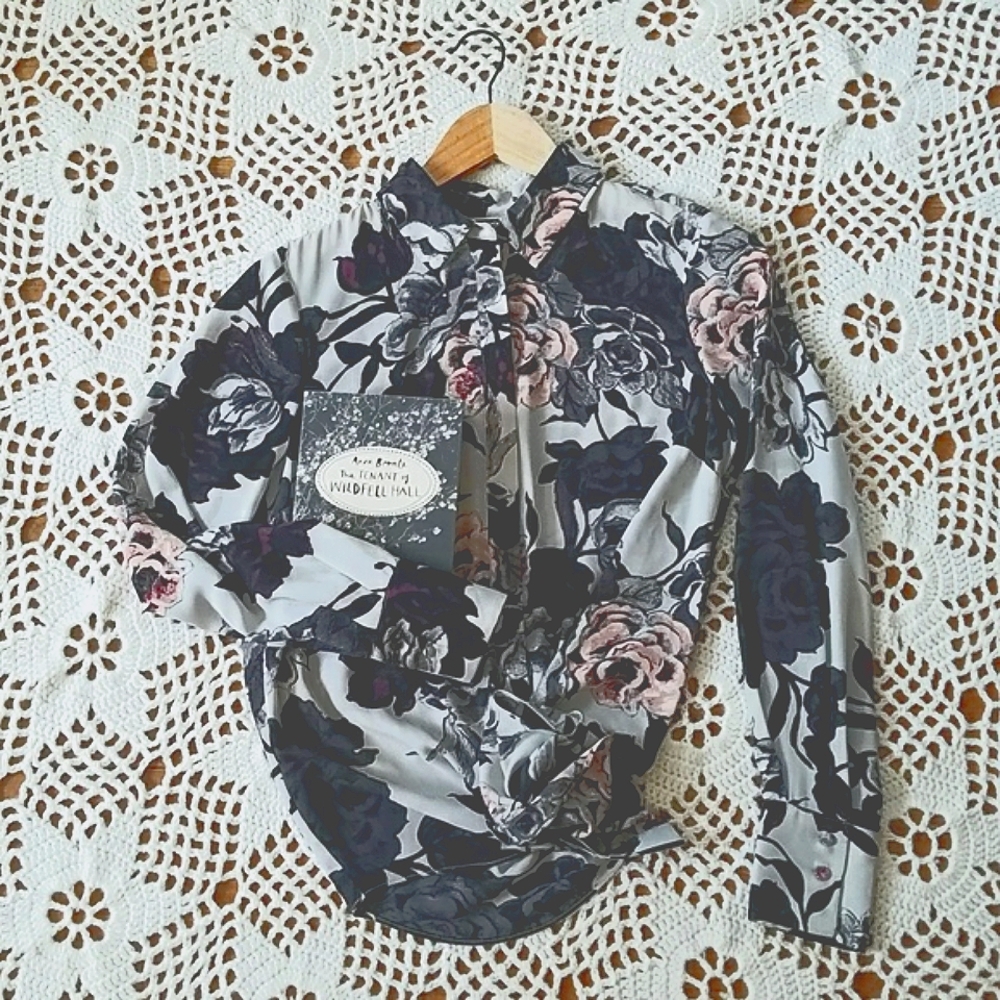 Floral Button Down Melanie Lyne Blouse With Fantastic Cuffs